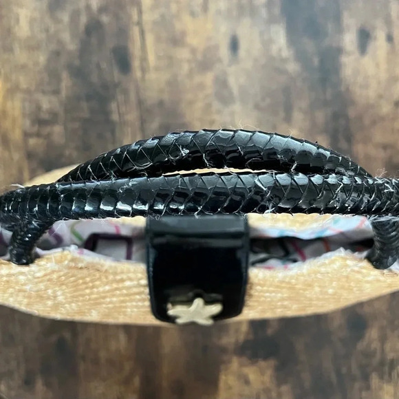 Straw shoulder handbag with starfish accent - Picture 3 of 15